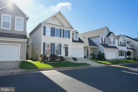 6011 Honnicut Dr, Centreville, VA 20121