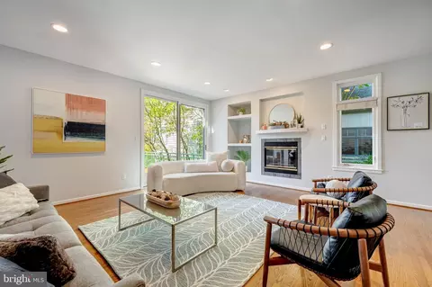 Living - 1472 Waterfront Rd, Reston, VA 20194 photo 3 of 5