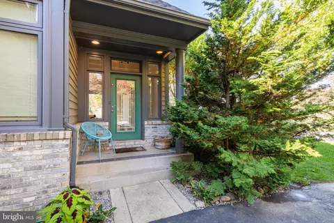 Exterior - 1472 Waterfront Rd, Reston, VA 20194 photo 5 of 10