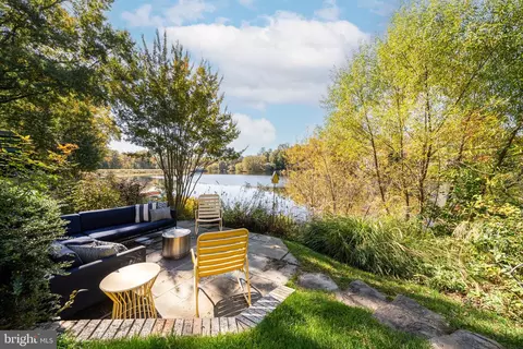 Exterior - 1472 Waterfront Rd, Reston, VA 20194 photo 8 of 10
