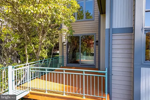 Exterior - 1472 Waterfront Rd, Reston, VA 20194 photo 9 of 10
