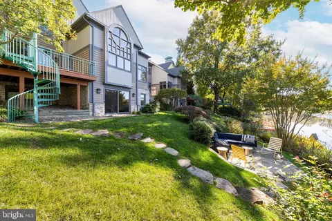 Exterior - 1472 Waterfront Rd, Reston, VA 20194 photo 7 of 10