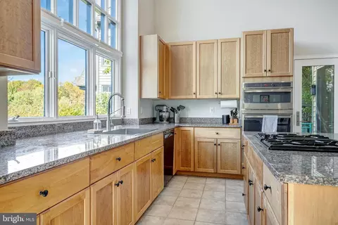Kitchen - 1472 Waterfront Rd, Reston, VA 20194 photo 4 of 5