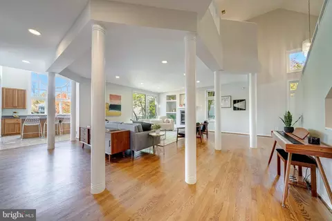 Entry Way - 1472 Waterfront Rd, Reston, VA 20194 photo 2 of 5