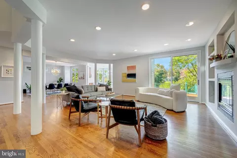 Living - 1472 Waterfront Rd, Reston, VA 20194 photo 1 of 5