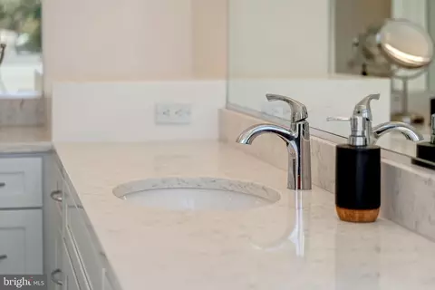 Bath - 1472 Waterfront Rd, Reston, VA 20194 photo 4 of 7