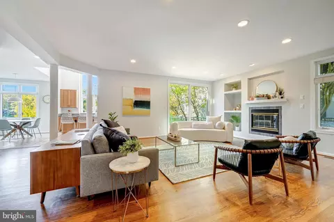 Living - 1472 Waterfront Rd, Reston, VA 20194 photo 2 of 5