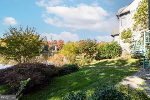 Exterior - 1472 Waterfront Rd, Reston, VA 20194 photo 6 of 10