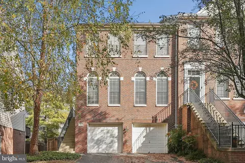 4237 Upper Park Dr, Fairfax, VA 22030
