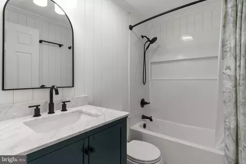Bath - 8028 Grandview Ct, Springfield, VA 22153 photo 1 of 2