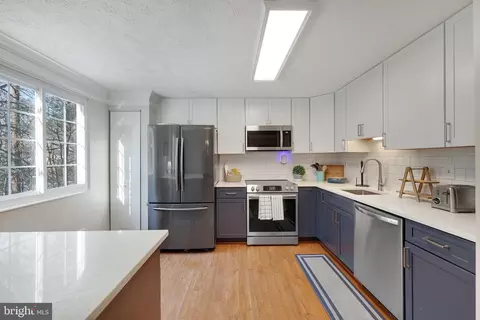 1638 Barnstead Dr, Reston, VA 20194 photo 4