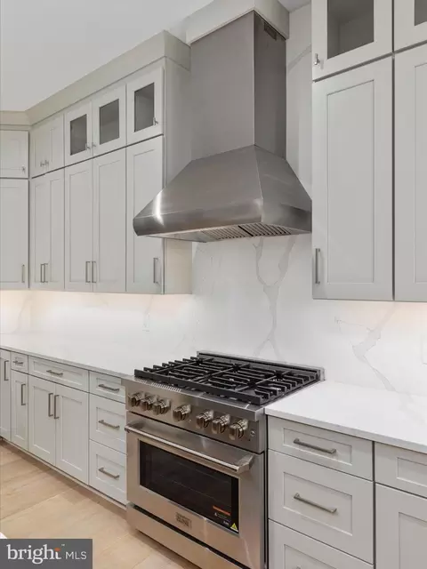9727 Maury Rd, Fairfax, VA 22032 photo 13
