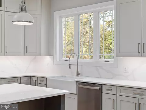 9727 Maury Rd, Fairfax, VA 22032 photo 15
