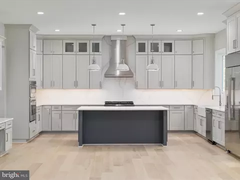 9727 Maury Rd, Fairfax, VA 22032 photo 11