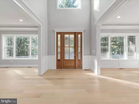 9727 Maury Rd, Fairfax, VA 22032 photo 3