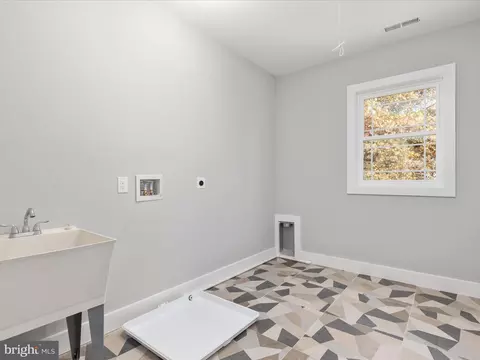 9727 Maury Rd, Fairfax, VA 22032 photo 48