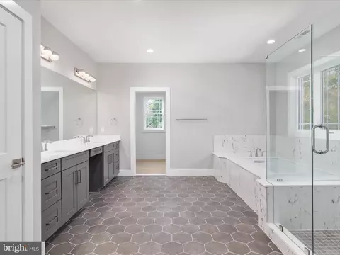 9727 Maury Rd, Fairfax, VA 22032 photo 31