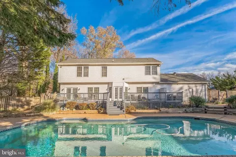 2760 Saint Elliott Ct, Alexandria, VA 22306