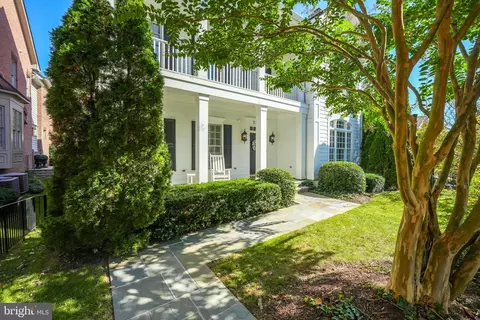 1493 Evans Farm Dr, Mclean, VA 22101 photo 3
