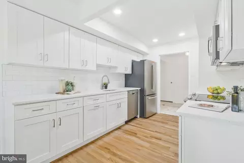 10300 Bushman Dr #109, Oakton, VA 22124