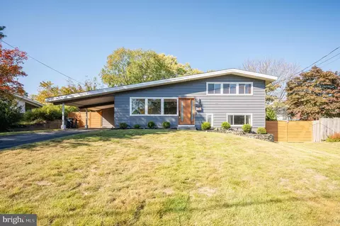 4202 Javins Dr, Alexandria, VA 22310