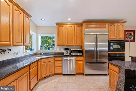 7006 Elkton Dr, Springfield, VA 22152 photo 15