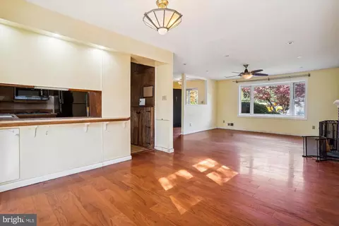 5406 Nutting Dr, Springfield, VA 22151 photo 9