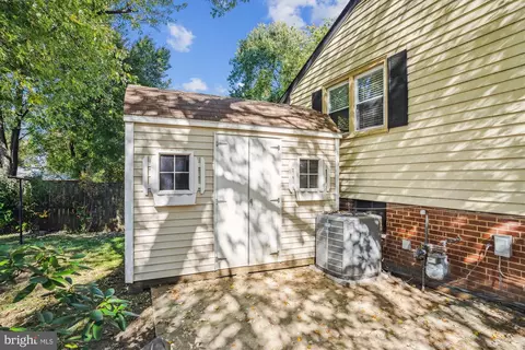 5406 Nutting Dr, Springfield, VA 22151 photo 32