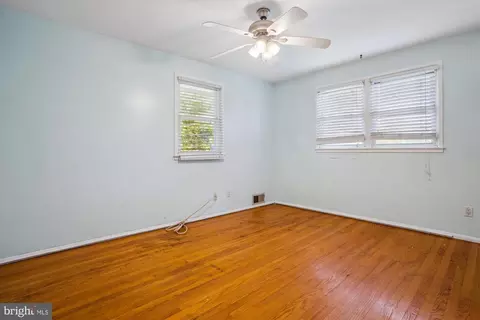 5406 Nutting Dr, Springfield, VA 22151 photo 17
