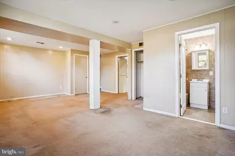 5406 Nutting Dr, Springfield, VA 22151 photo 23