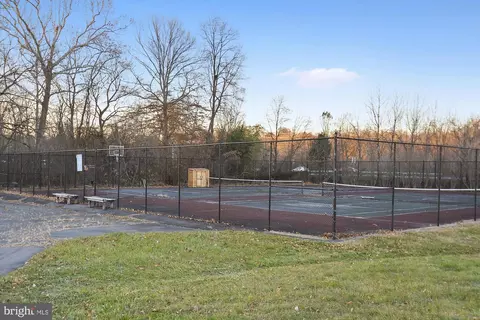 5406 Nutting Dr, Springfield, VA 22151 photo 37