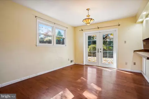 5406 Nutting Dr, Springfield, VA 22151 photo 8