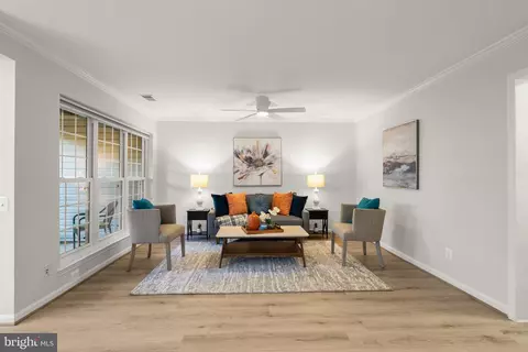 2822 Emma Lee St #102, Falls Church, VA 22042