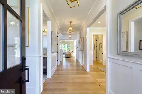 Entry Way - 1511 Smith St, Mclean, VA 22101 photo 1 of 5