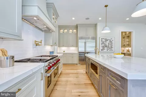 Kitchen - 1511 Smith St, Mclean, VA 22101 photo 5 of 5