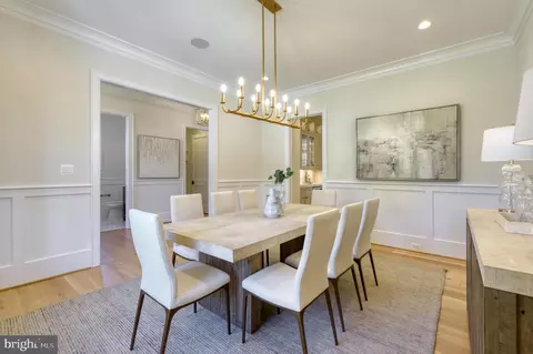 Dining - 1511 Smith St, Mclean, VA 22101 photo 3 of 4