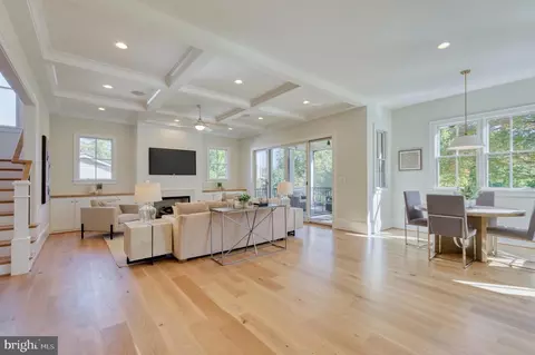 Living - 1511 Smith St, Mclean, VA 22101 photo 3 of 3