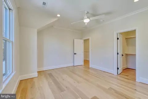 Bedroom - 1511 Smith St, Mclean, VA 22101 photo 6 of 8