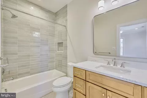 Bath - 1511 Smith St, Mclean, VA 22101 photo 6 of 9