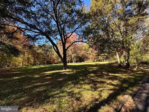544 Utterback Store Rd, Great Falls, VA 22066 photo 3