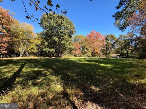 544 Utterback Store Rd, Great Falls, VA 22066 photo 2