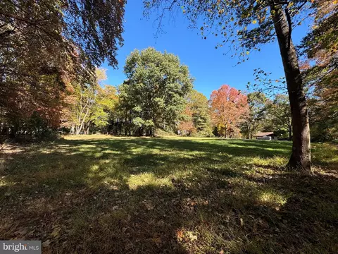 544 Utterback Store Rd, Great Falls, VA 22066
