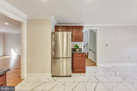 6066 Guildhall Ct, Burke, VA 22015 photo 9