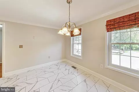 6066 Guildhall Ct, Burke, VA 22015 photo 8