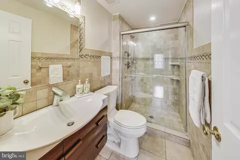 6066 Guildhall Ct, Burke, VA 22015 photo 18