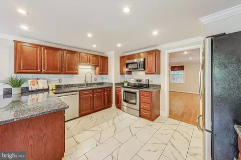 6066 Guildhall Ct, Burke, VA 22015 photo 5