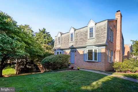 6573 Zoysia Ct, Alexandria, VA 22312