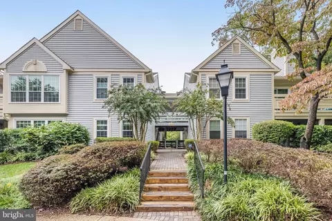 2220 Springwood Dr #I, Reston, VA 20191