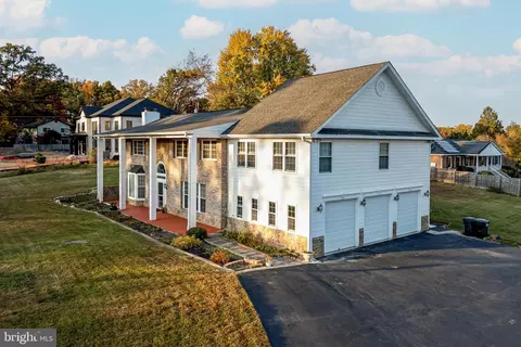 10828 Miller Rd, Oakton, VA 22124