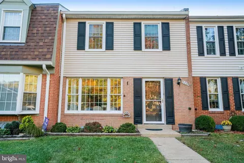 5806 Banning Pl, Burke, VA 22015